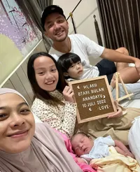 Foto Btari Bulan Anak Ketiga Omesh dan Dian Ayu Lestari, Masih Bayi Bobonya Udah Anggun Banget