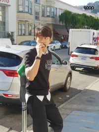 FOTO BTS Pemotretan Gong Yoo untuk Bazaar Korea, Ganteng Maksimal