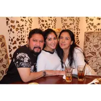 FOTO: Bukti Keluarga Jamal Mirdad - Lydia Kandou Tetap So Sweet