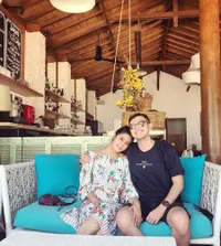 FOTO: Bulan Madu Rifky Balweel - Biby Alraen, Romantis di Lombok