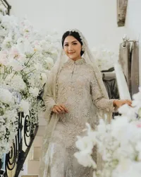 FOTO Cantiknya Erina Gudono Kala Gelar Pengajian Jelang Menikah dengan Kaesang, Anggun