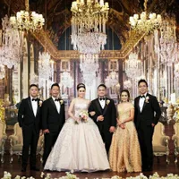FOTO: Cantiknya Ibu Mertua Momo Geisha, Awet Muda dan Modis