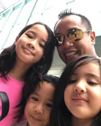 FOTO: Cantiknya Mikhayla Bakrie Saat Wajahnya 'Dicorat-Coret'!