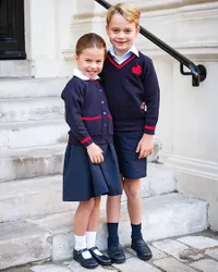 FOTO: Cantiknya Princess Charlotte Pakai Seragam di Hari Pertama Masuk Sekolah
