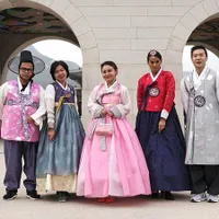 FOTO: Cantiknya Rossa Pakai Hanbok, Saat Berkunjung ke Korea 