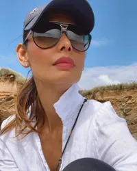 Foto Caroline Zachrie Model dan Presenter Acara 'Kismis', Kini Nikmati Hidup Bersama Keluarga Kecil Bahagianya