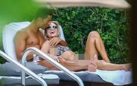 FOTO: Cassandre Davis, Model Seksi Yang Dicium Cristiano Ronaldo