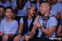 FOTO: Cerita Ernest Prakasa Kerja Bareng Istri di 'SUSAH SINYAL'