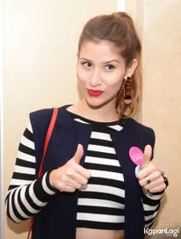 FOTO: Fashion Millane Fernandez, Tak Perlu Branded - Bisa Second!