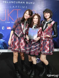 FOTO: Cerita Perjalanan 5 Tahun JKT48 Dirangkum Dalam Buku Ini