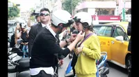 FOTO: Chen Bolin - Song Ji Hyo Kencan Boncengan Motor, Romantis!