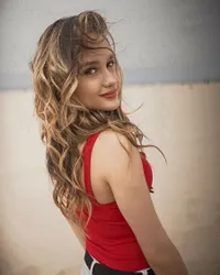 FOTO: Cinta Laura Makin Cantik Usai Putus dari Frank Garcia