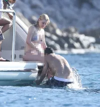 FOTO: Cium Bibir - Leher, Iggy Azalea Mesra Dengan Mantan Khloe K