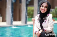 FOTO Curhat Medina Zein Hijaber Miliuner Menikahi Adik Ayu Azhari