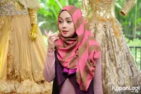 FOTO: Curhat Terry Putri Digosipkan Dekat Dengan Seorang Ustaz