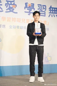 Foto Curhat Vic Zhou Soal Sang Putri yang Cuek Saat Ditunjukkan Video F4, Tak Peduli Ayahnya Dulu Pujaan Wanita
