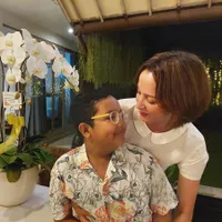 Foto Daniel Putra Ganteng Karina Suwandi, Sosok Ayahnya Belum Terungkap