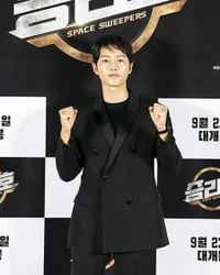 Foto dari Preskon 'SPACE SWEEPERS', Film Pertama Song Joong Ki Setelah Cerai