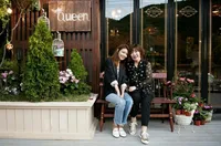 FOTO: Dekorasi Cantik Cafe The Queen Milik Ibunda Sooyoung SNSD