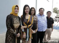 FOTO: Della Perez Ungkap Alasan Dirinya Dipanggil ke Polda Jatim