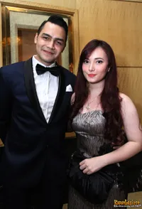 FOTO: Deretan Artis Yang Putuskan Pindah Agama Jelang Pernikahan