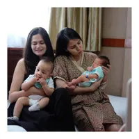 Foto: Deretan Seleb Yang Kunjungi Tya Ariestya & Anak Pertamanya