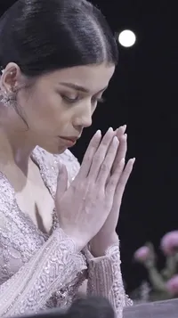 Foto Detail Kebaya Ungu Sabrina Chairunnisa di Akad Nikahnya dengan Deddy Corbuzier, Bagian Punggung Bolong Berbentuk Hati