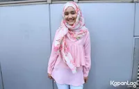 FOTO: Di Balik Gaya Hijab Kece Fatin Kala Tampil di Acara Pagi