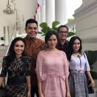 FOTO: Di Istana Negara, Lagi-Lagi Cincin Raisa Bikin Salah Fokus 