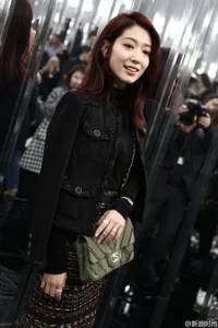 FOTO: Di Paris, Park Shin Hye Bareng G-Dragon di Acara Fashion