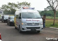Diantar Keluarga & Sahabat, Jenazah Jupe Sampai di Rumah Duka