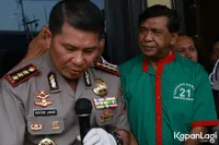 FOTO: Ditangkap Karena Sabu-Sabu, Imam S Arifin Tertunduk Lesu