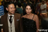 FOTO: Ditemani Suami, Tyas Mirasih Hadiri Nikahan Dimas - Nadine