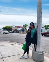 FOTO: Diundang ke Resepsi Syahrini, Luna Maya Masih Liburan di LA