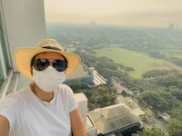Foto Donna Agnesia Isolasi Mandiri di Apartemen, Selalu Mencoba Bahagia dan Sudah Dinyatakan Negatif