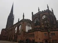 Foto: 'Duet Cantik' Wulan Guritno & Shaloom di Coventry Cathedral