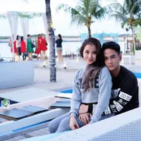 FOTO: Dwi Andhika - Nadya Almira Romantis Manis Lengket Berdua