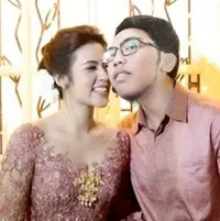 Foto Editan Fans Raisa Yang Patah Hati Ditinggal Tunangan, Kocak!