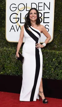 FOTO Elegan, Gaun Hitam-Putih Warnai Red Carpet Golden Globe 2017
