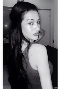 FOTO: Eufrasia, Wanita Berbibir Hot Yang Mirip Angelina Jolie