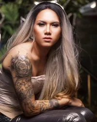 FOTO Evelin Nada Anjani Makin Feminim Pake Hijab - Rambut Panjang
