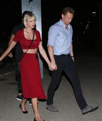 FOTO: Fakta-Fakta Liburan Romantis Taylor Swift - Tom Hiddleston