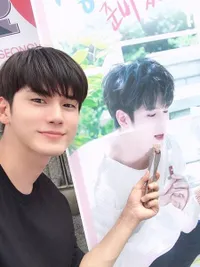 FOTO: Fans Kirim Dukungan ke Lokasi Syuting Drama Ong Seong Wu, Buffet Makanan Mewah: Lobster - Steak