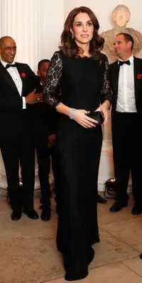 FOTO: Fashion Kate Middleton Saat Hamil Anak ke-3, Cantik Menawan