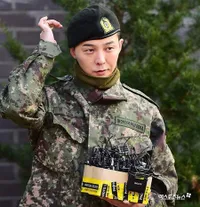 FOTO: G-Dragon Big Bang Pulang Wajib Militer, Menangis Saat Disambut 3.000 Fans