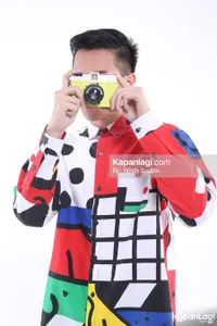 Foto: Gaya Brandon Salim di Photoshoot #AnakArtis2, Pede Abis!