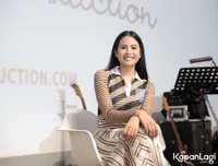 FOTO Gaya Cantik & Stylish Maudy Ayunda Saat Rilis Album 'OXYGEN'