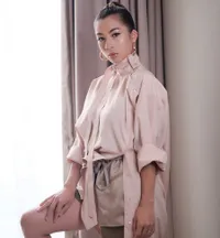 FOTO: Gaya Cantik Jennifer Bachdim Ketika Jumpa David Beckham