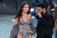 FOTO: Gaya Cool Seleb Hollywood Saat Nggak Sengaja Ketemu Mantan