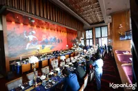 FOTO: Gaya Glamor Fairuz A Rafiq & Sonny Septian di Acara Lamaran